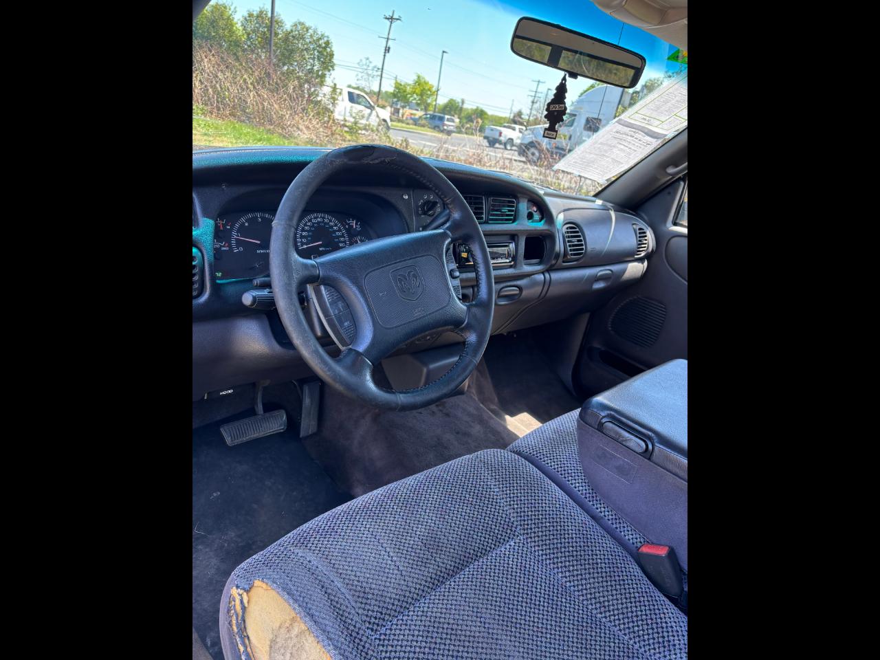 Dodge Ram 1500 ST Short Bed 2WD 2000