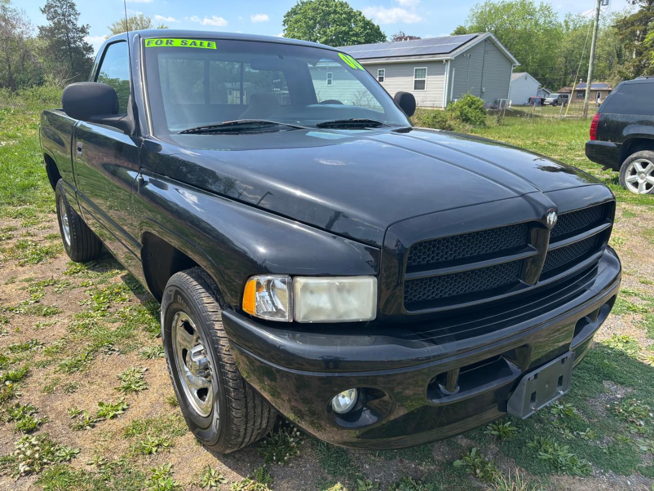 Dodge Ram 1500 ST Short Bed 2WD 2000