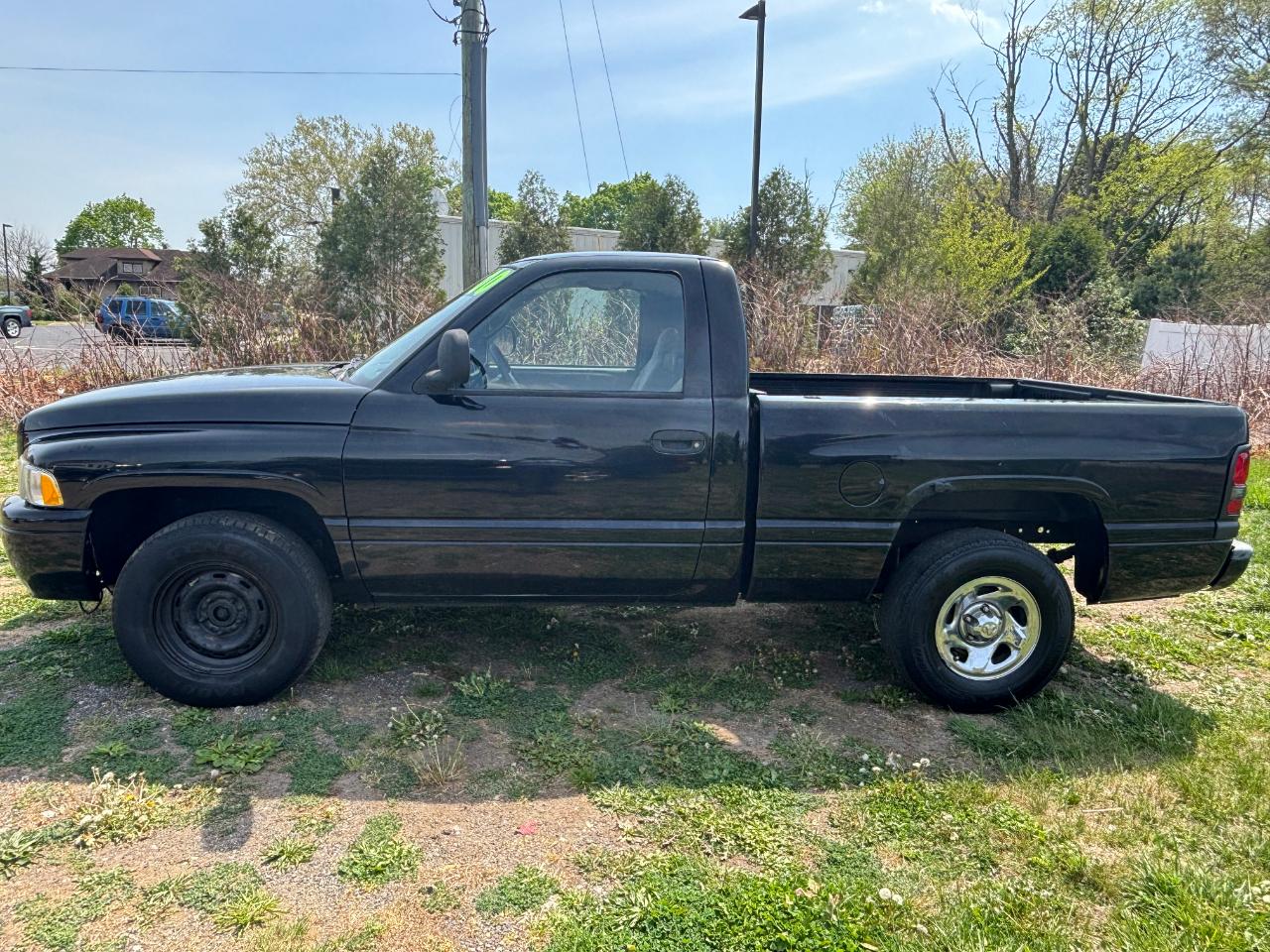 Dodge Ram 1500 ST Short Bed 2WD 2000
