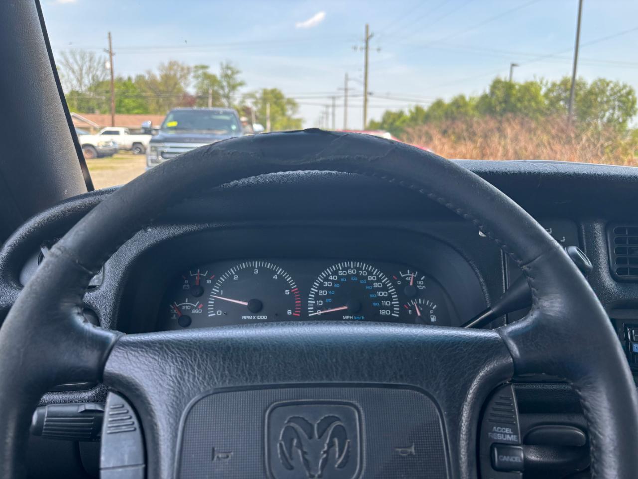 Dodge Ram 1500 ST Short Bed 2WD 2000