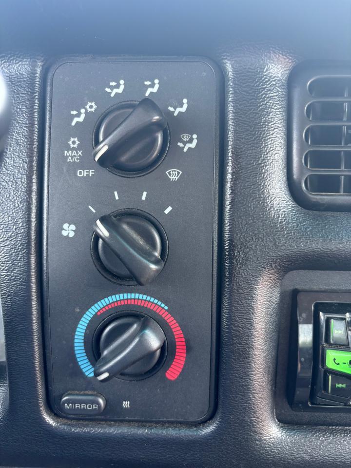 Dodge Ram 1500 ST Short Bed 2WD 2000