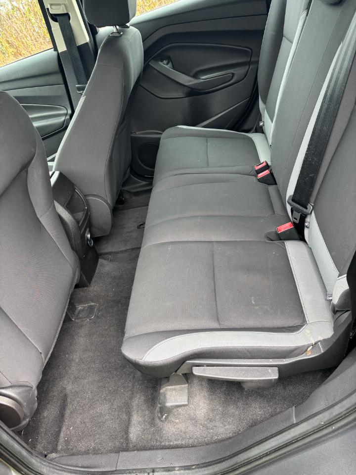 Ford Escape FWD 4dr S 2013