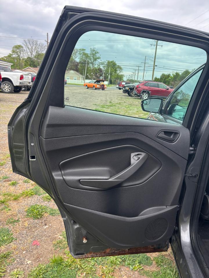 Ford Escape FWD 4dr S 2013