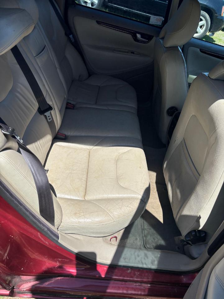 Volvo V70 2.4L Auto 2005