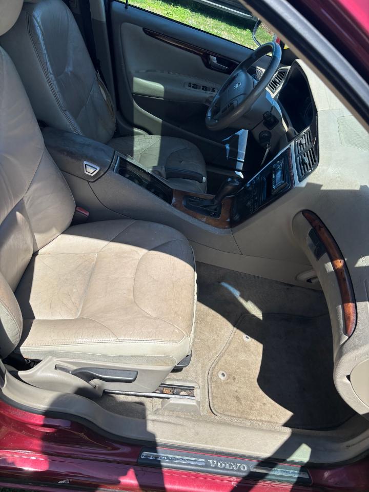 Volvo V70 2.4L Auto 2005