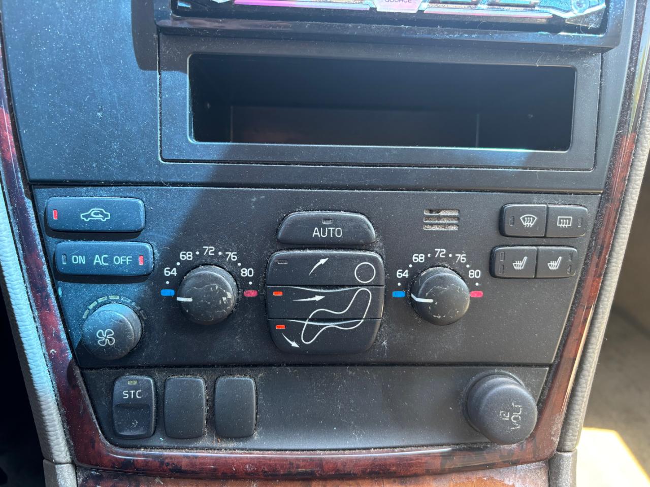 Volvo V70 2.4L Auto 2005