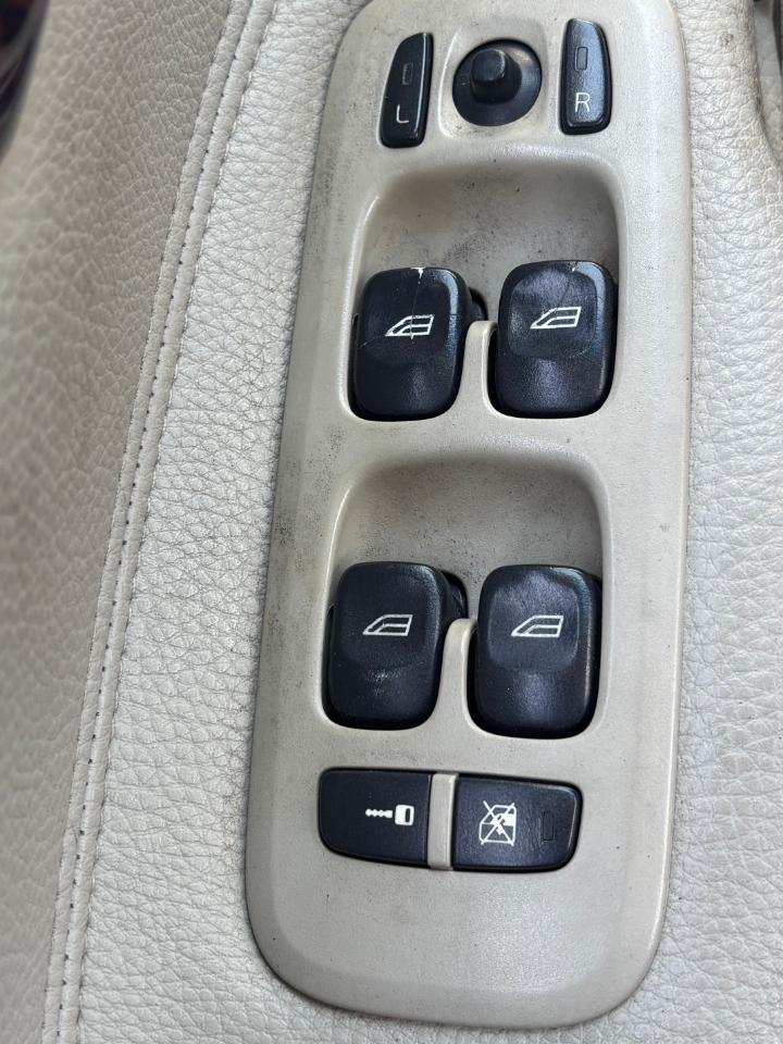 Volvo V70 2.4L Auto 2005