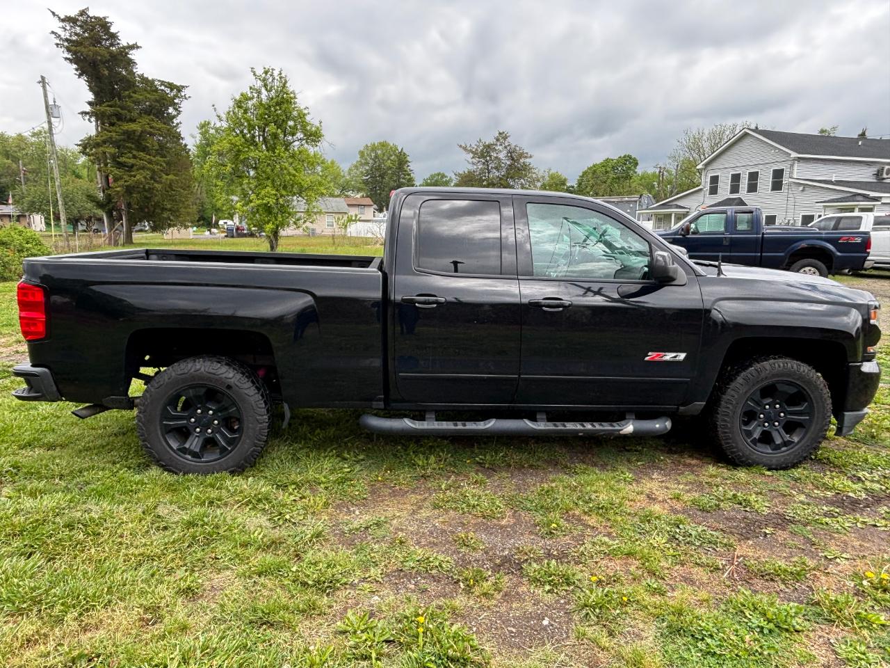 Chevrolet Silverado 1500 4WD Double Cab 143.5" LT w/2LT 2017