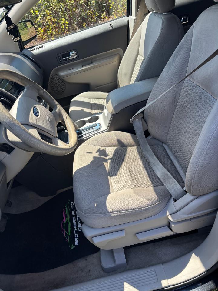 Ford Edge 4dr SE FWD 2010