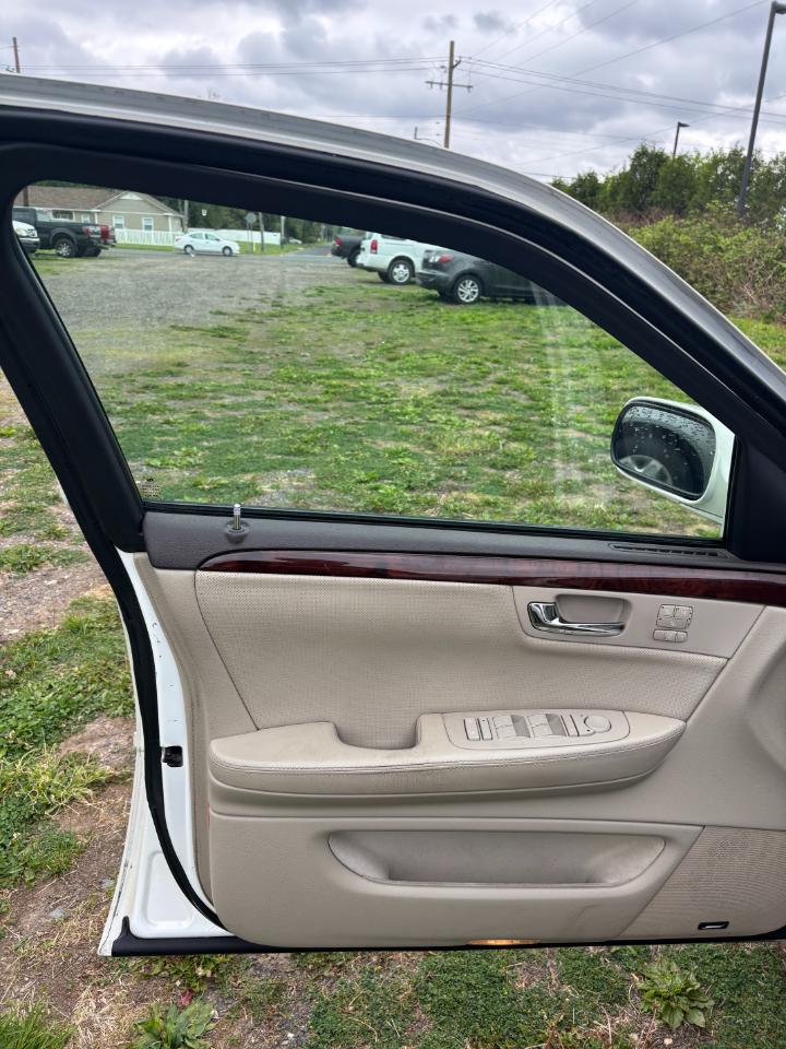 Cadillac DTS Premium w/ Navi 2010