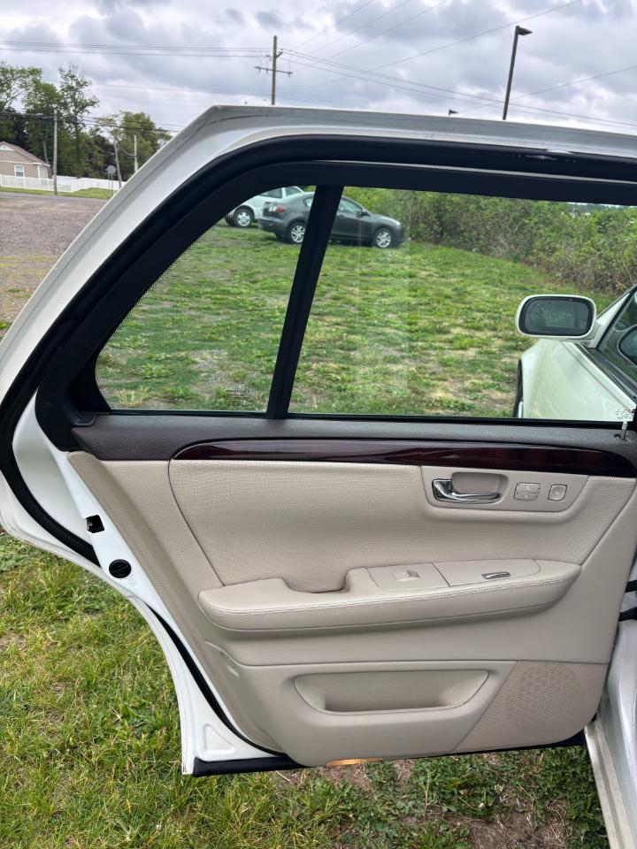 Cadillac DTS Premium w/ Navi 2010