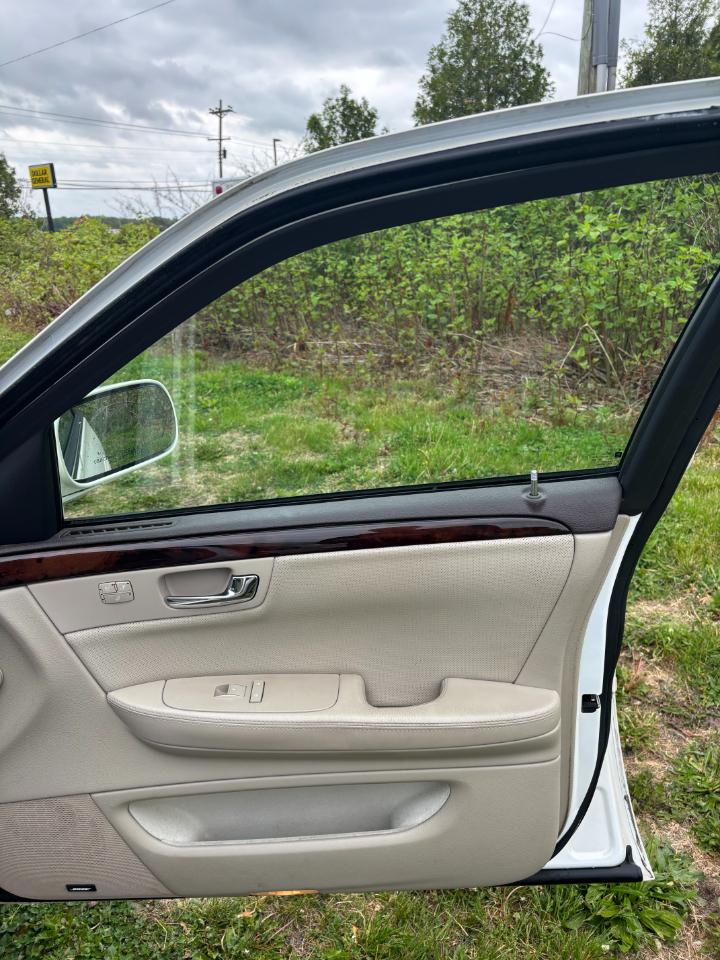 Cadillac DTS Premium w/ Navi 2010
