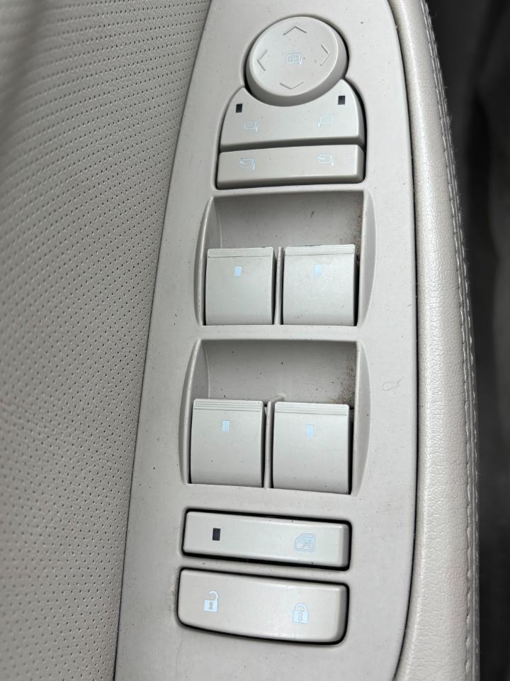 Cadillac DTS Premium w/ Navi 2010