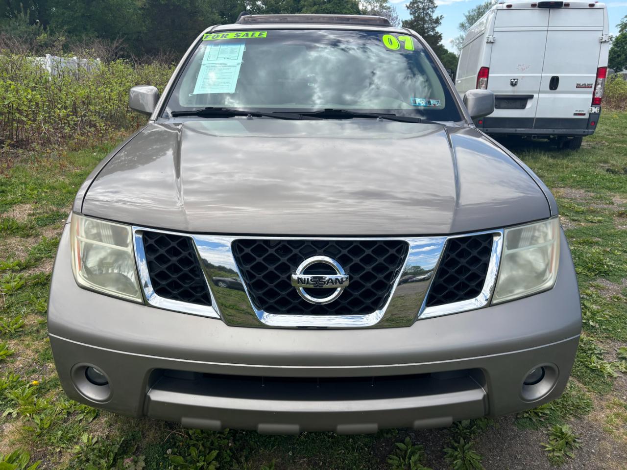 Nissan Pathfinder SE 2007