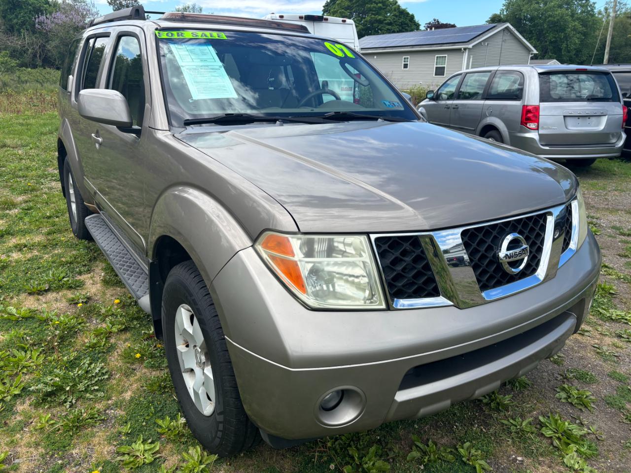 Nissan Pathfinder SE 2007