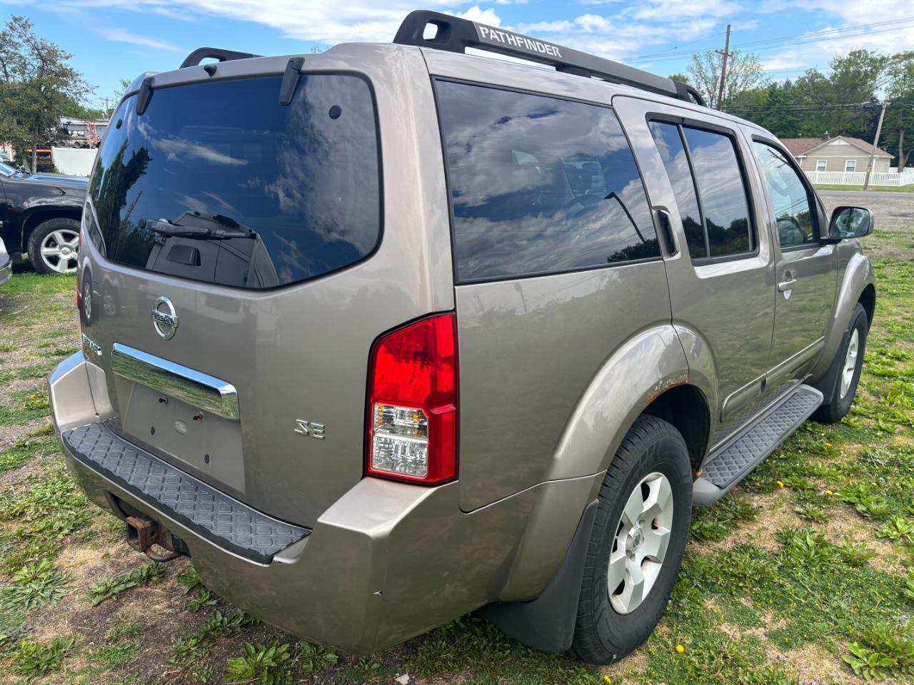 Nissan Pathfinder SE 2007