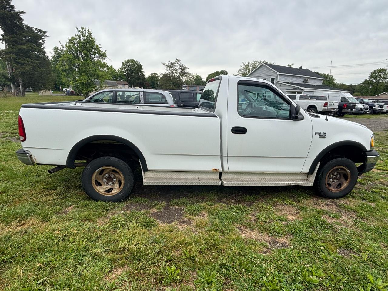 Ford F-150 Reg Cab 120" 4WD 1999