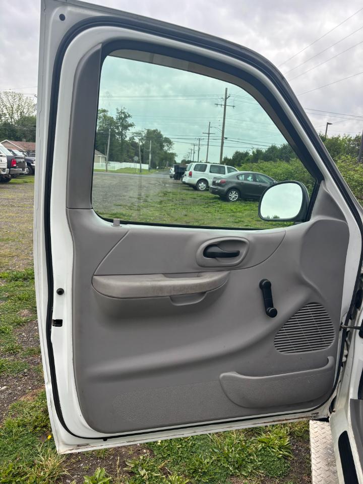Ford F-150 Reg Cab 120" 4WD 1999