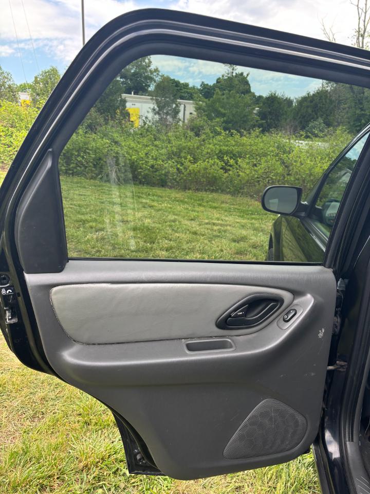Ford Escape 4dr 2.3L XLT 4WD 2006