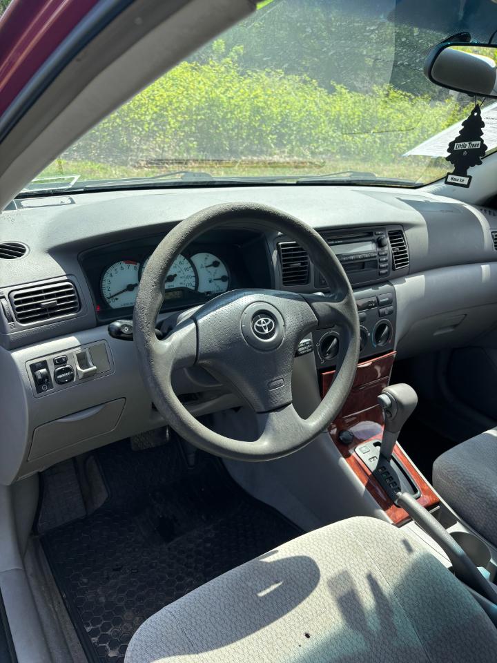 Toyota Corolla LE 2004