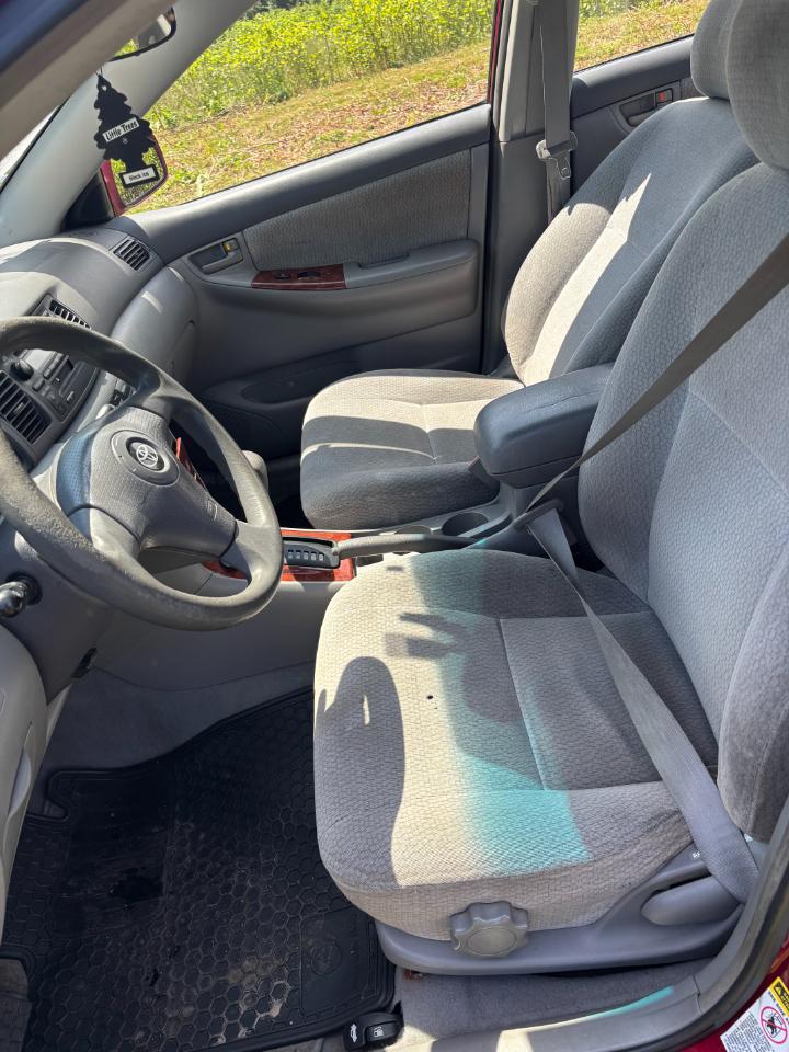Toyota Corolla LE 2004