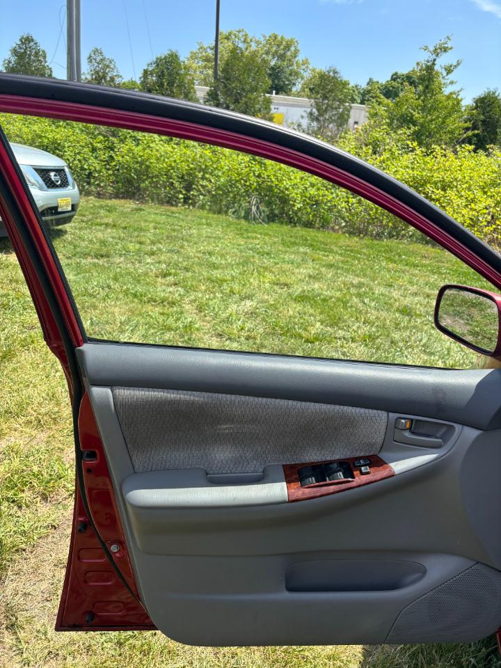 Toyota Corolla LE 2004