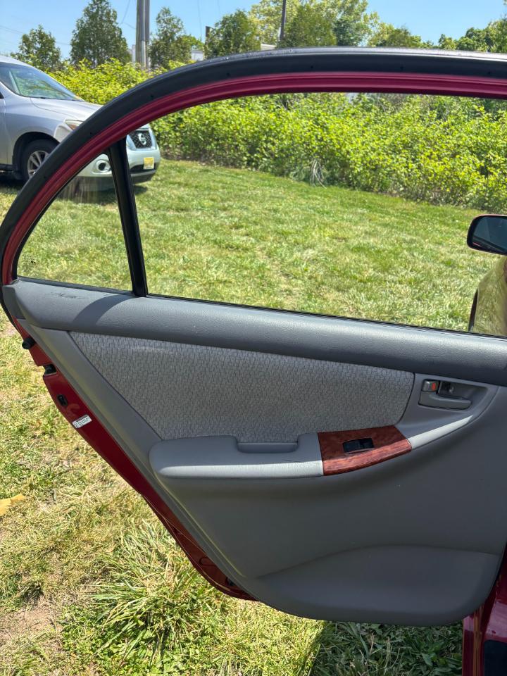 Toyota Corolla LE 2004