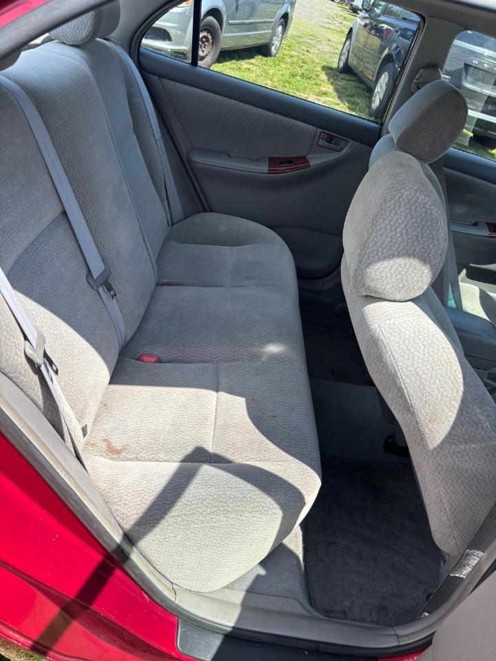 Toyota Corolla LE 2004