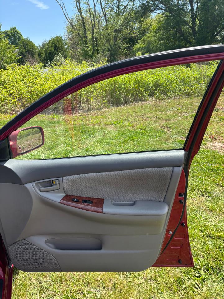 Toyota Corolla LE 2004