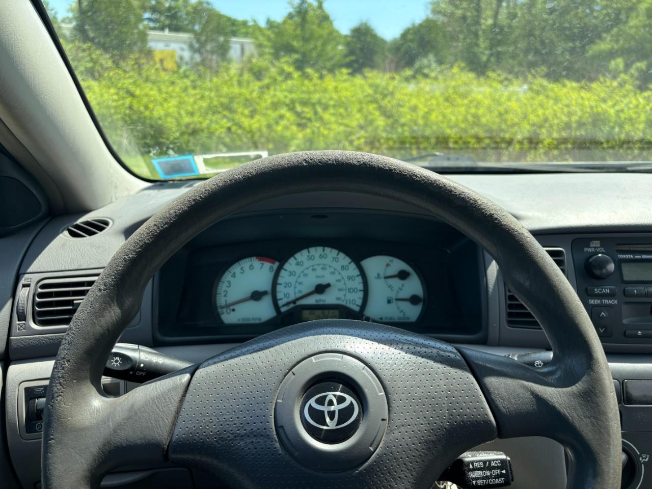 Toyota Corolla LE 2004