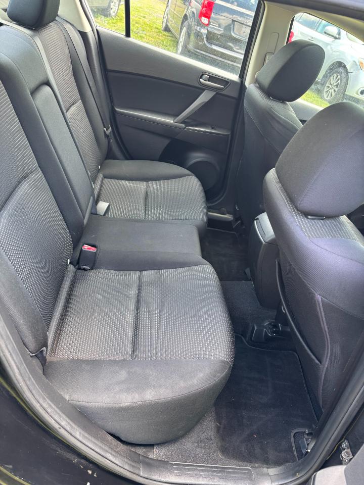 Mazda MAZDA3 i Touring 2012