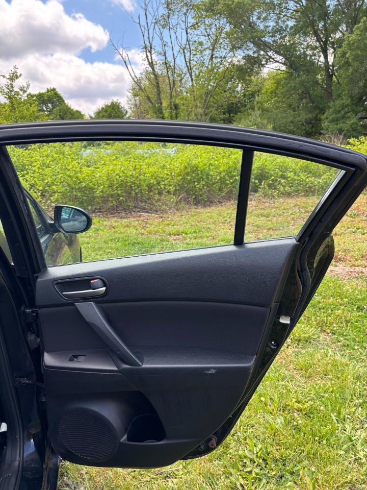 Mazda MAZDA3 i Touring 2012