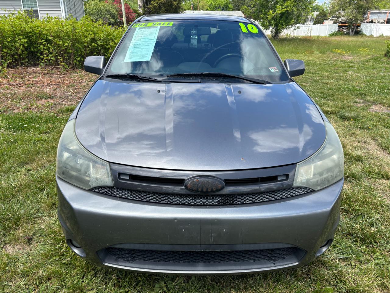 Ford Focus 4dr Sdn SES 2010