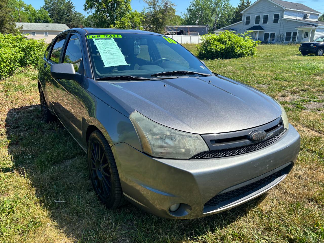 Ford Focus 4dr Sdn SES 2010