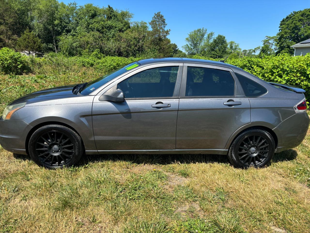 Ford Focus 4dr Sdn SES 2010