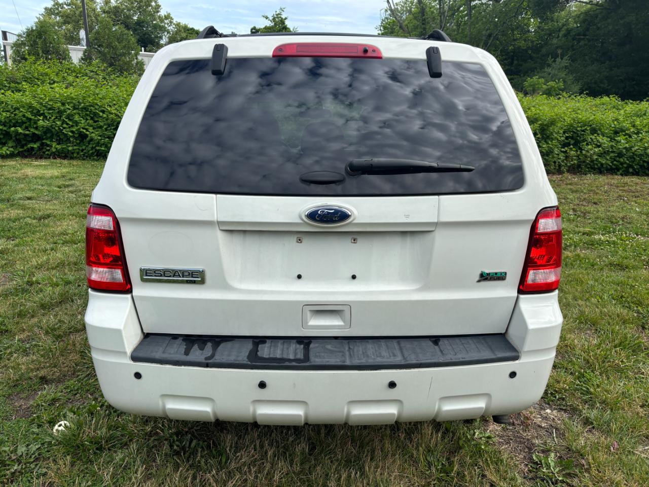 Ford Escape FWD 4dr XLT 2011