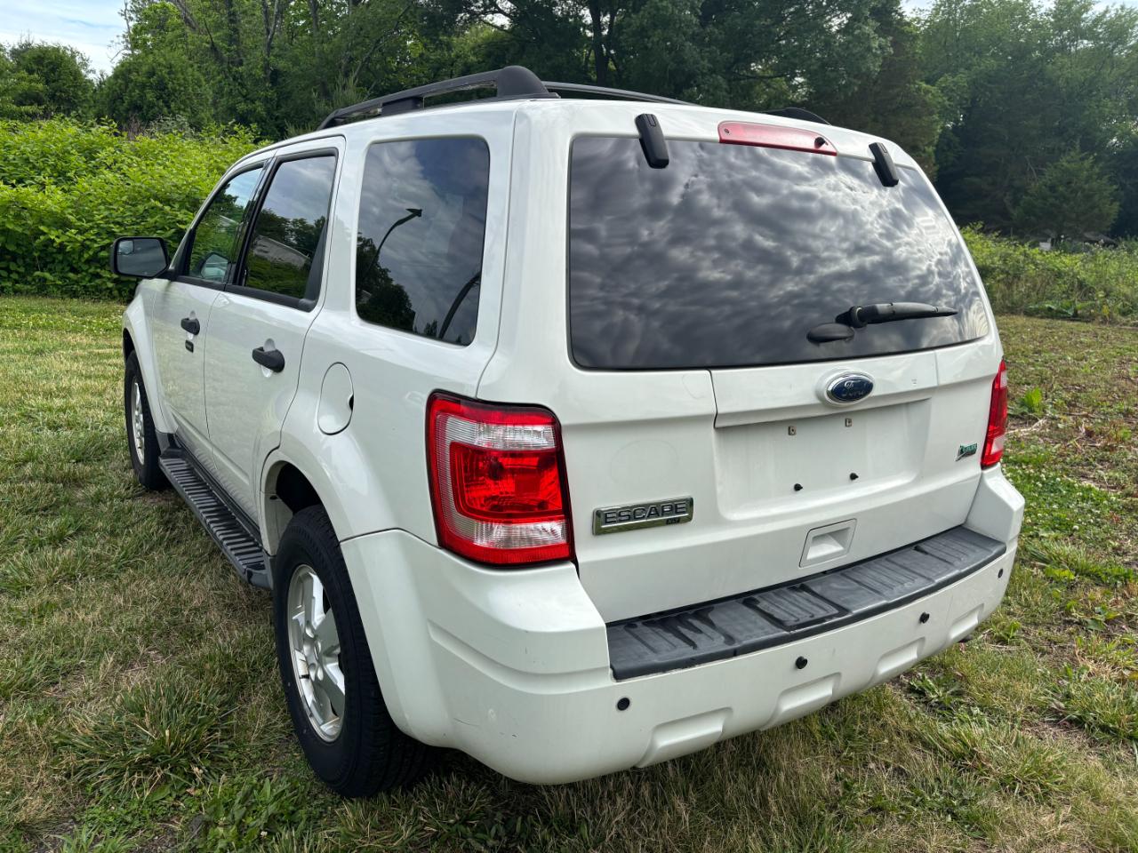 Ford Escape FWD 4dr XLT 2011