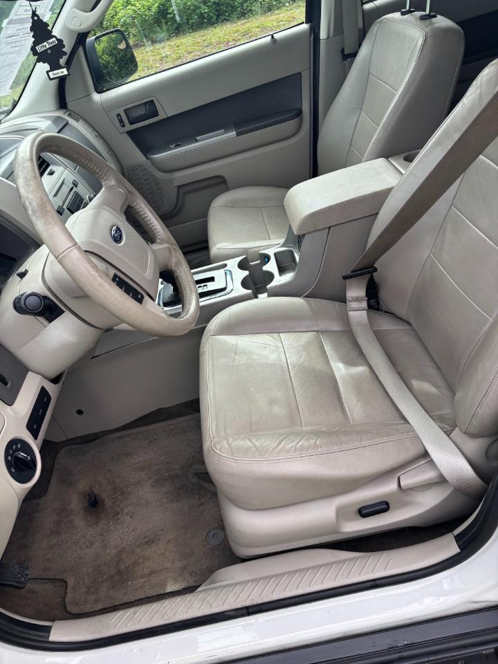 Ford Escape FWD 4dr XLT 2011