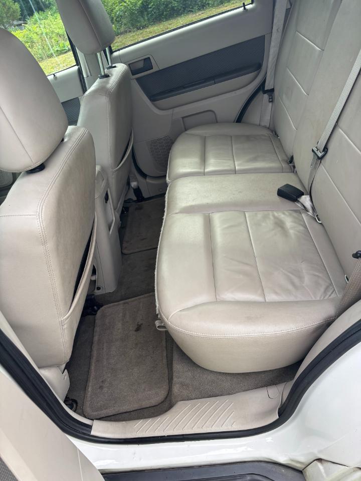 Ford Escape FWD 4dr XLT 2011