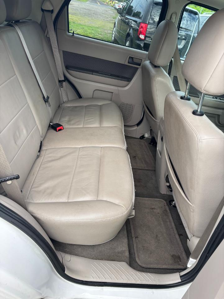 Ford Escape FWD 4dr XLT 2011