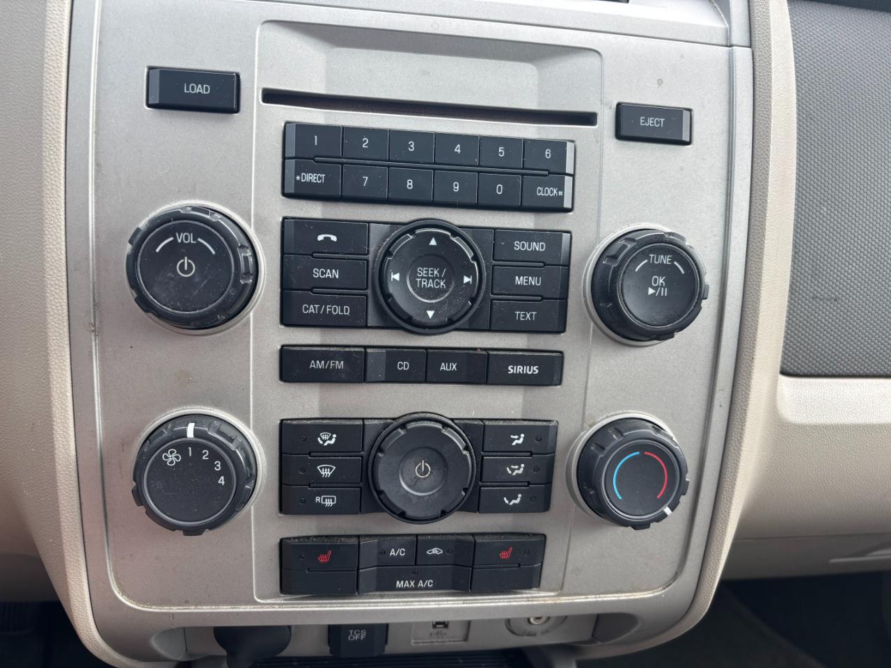 Ford Escape FWD 4dr XLT 2011