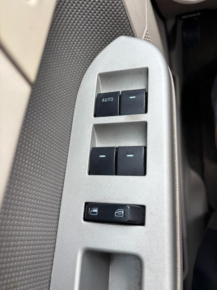 Ford Escape FWD 4dr XLT 2011