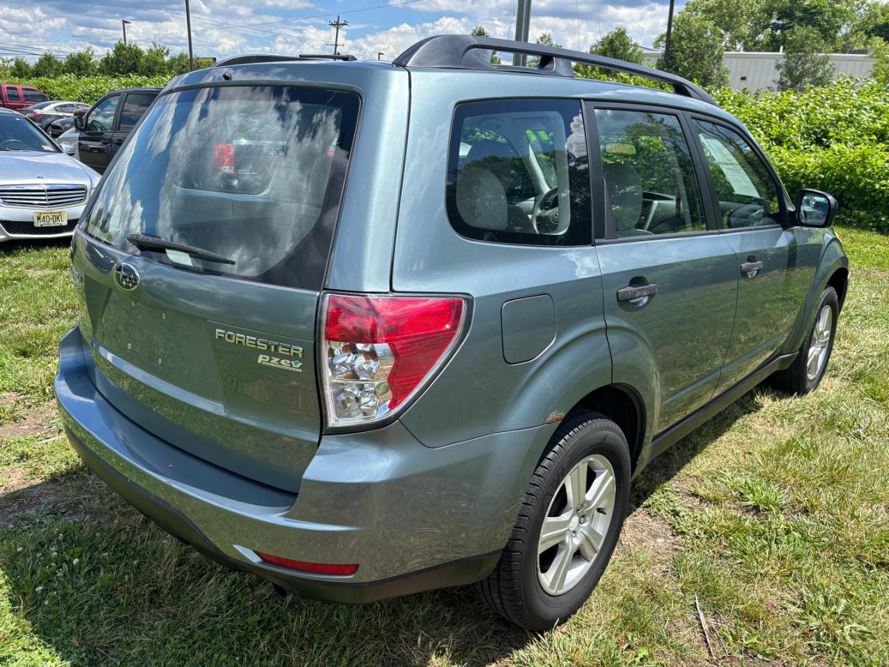 Subaru Forester 2.5X 2011