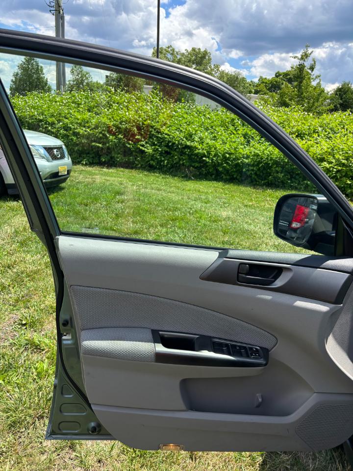 Subaru Forester 2.5X 2011