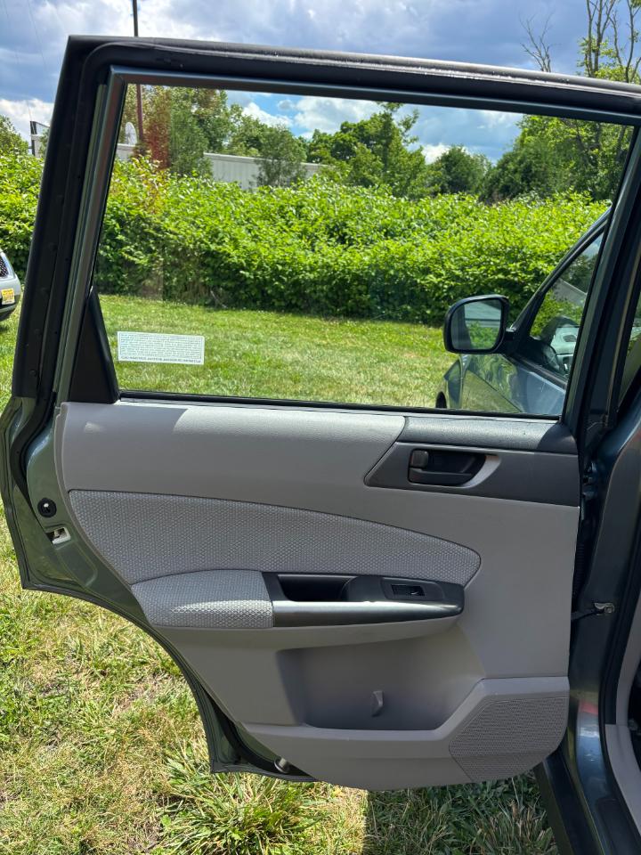 Subaru Forester 2.5X 2011