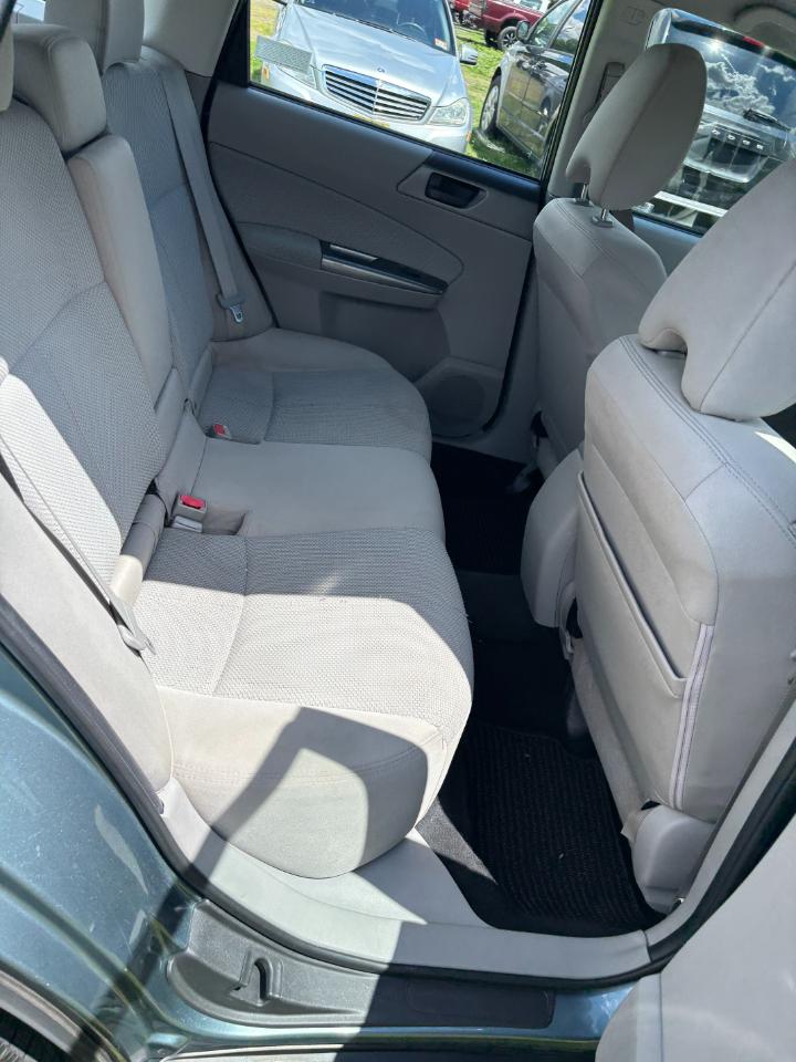 Subaru Forester 2.5X 2011
