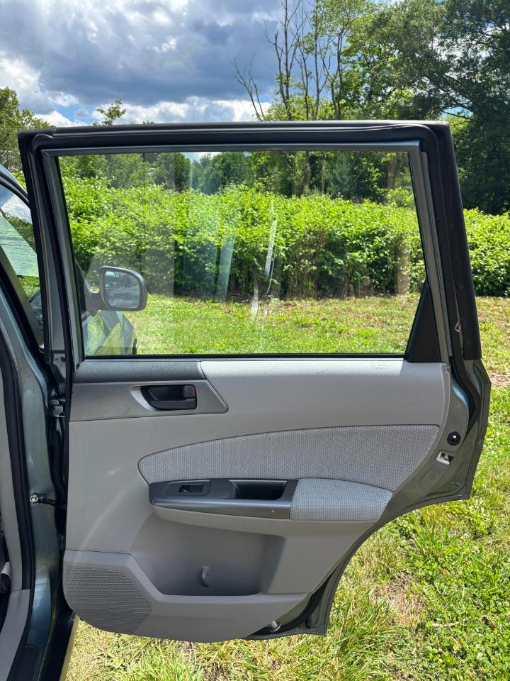 Subaru Forester 2.5X 2011