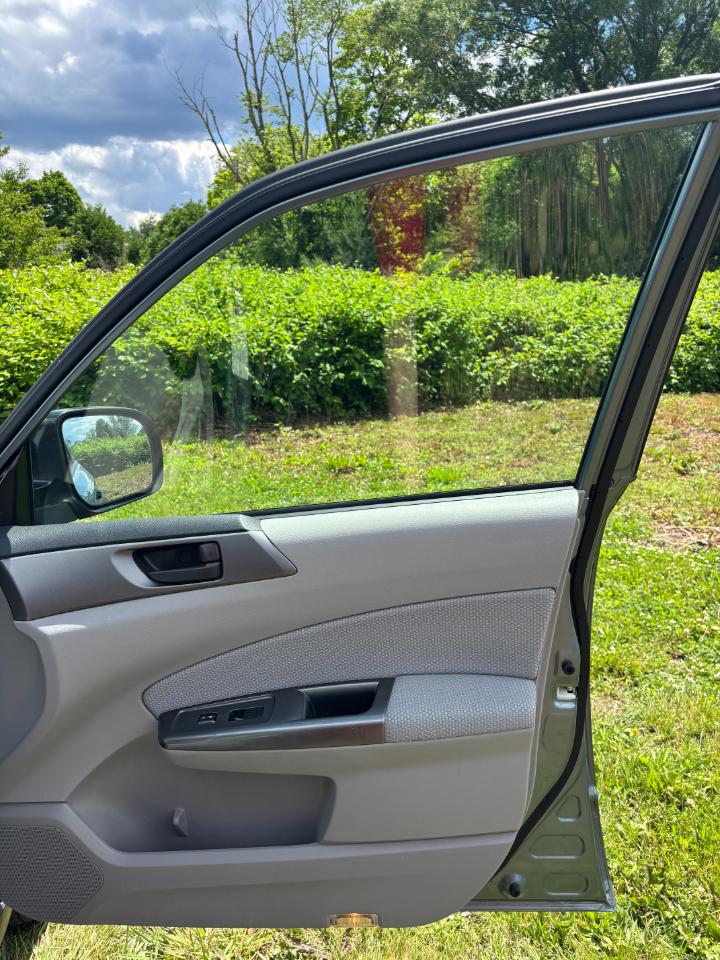 Subaru Forester 2.5X 2011