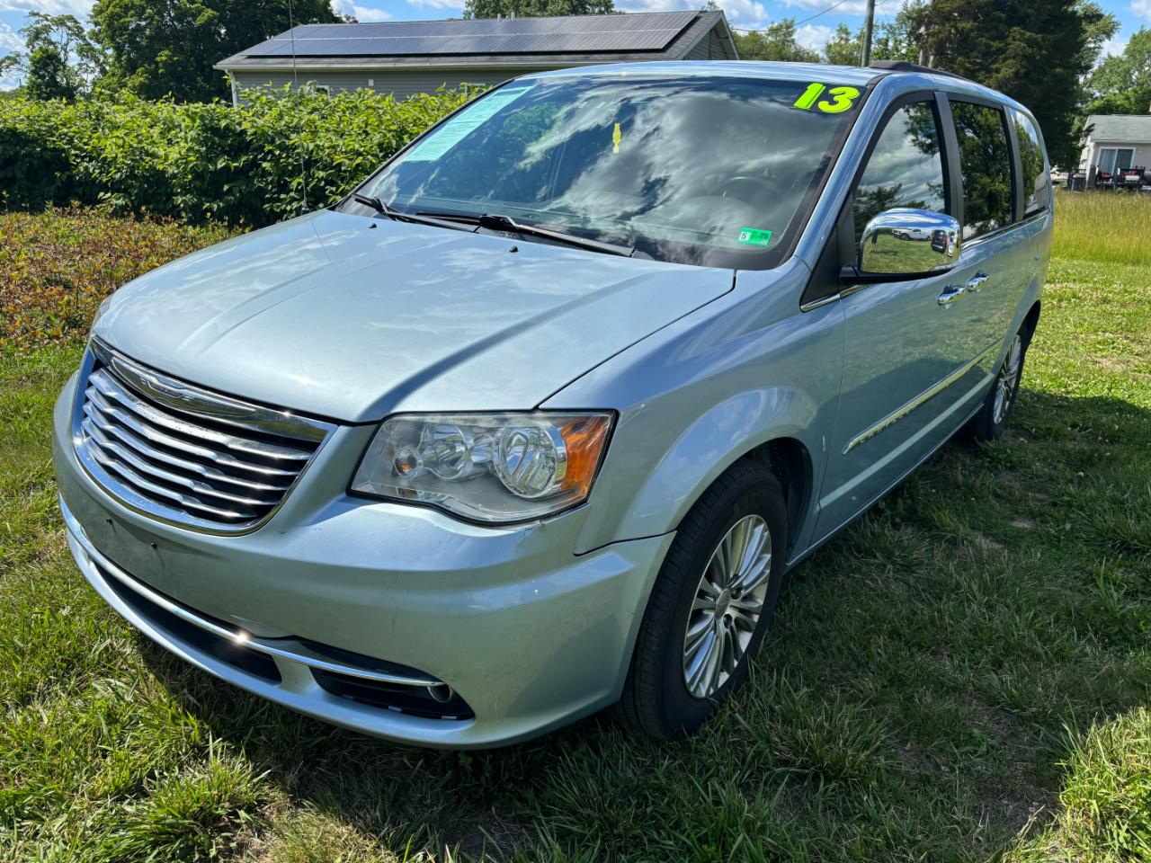 2013 Chrysler Town & Country Touring-L