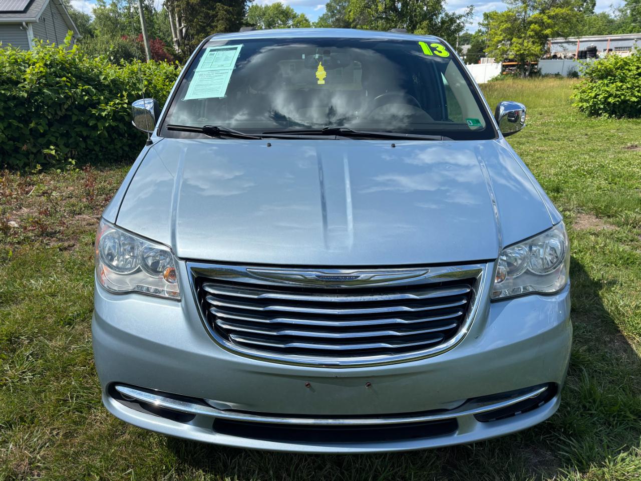 Chrysler Town & Country Touring-L 2013